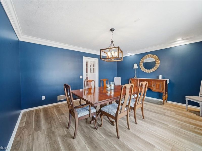 5609 Oakridge Drive, Louisville, OH 44641 Photo 23