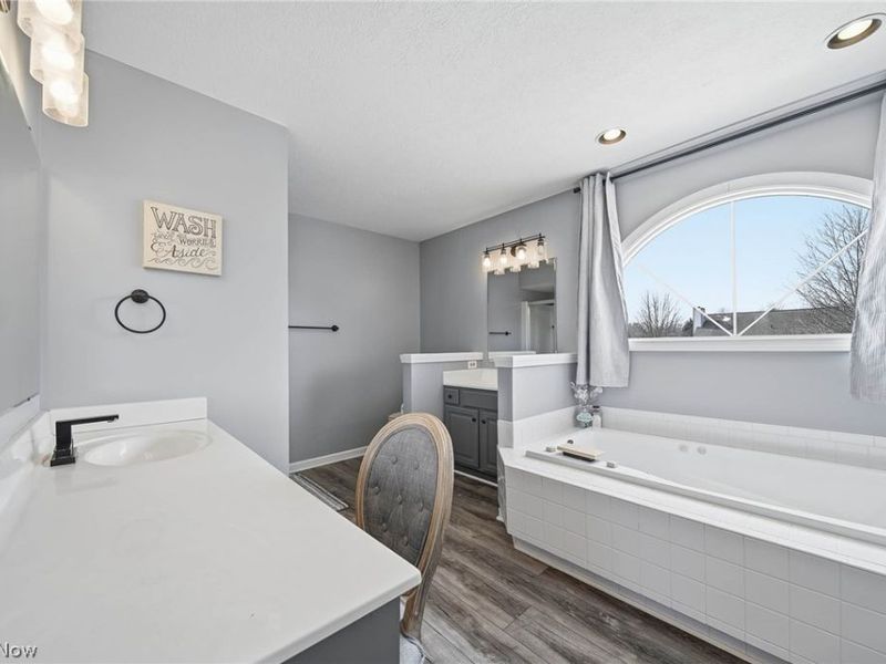 5609 Oakridge Drive, Louisville, OH 44641 Photo 30