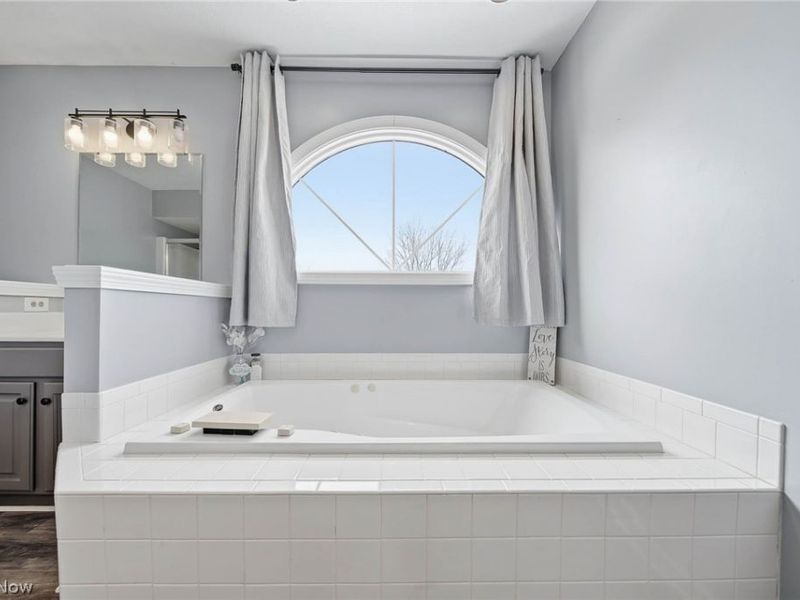 5609 Oakridge Drive, Louisville, OH 44641 Photo 31