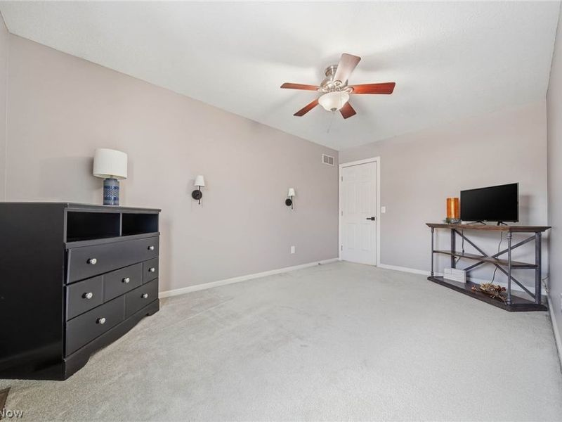 5609 Oakridge Drive, Louisville, OH 44641 Photo 35