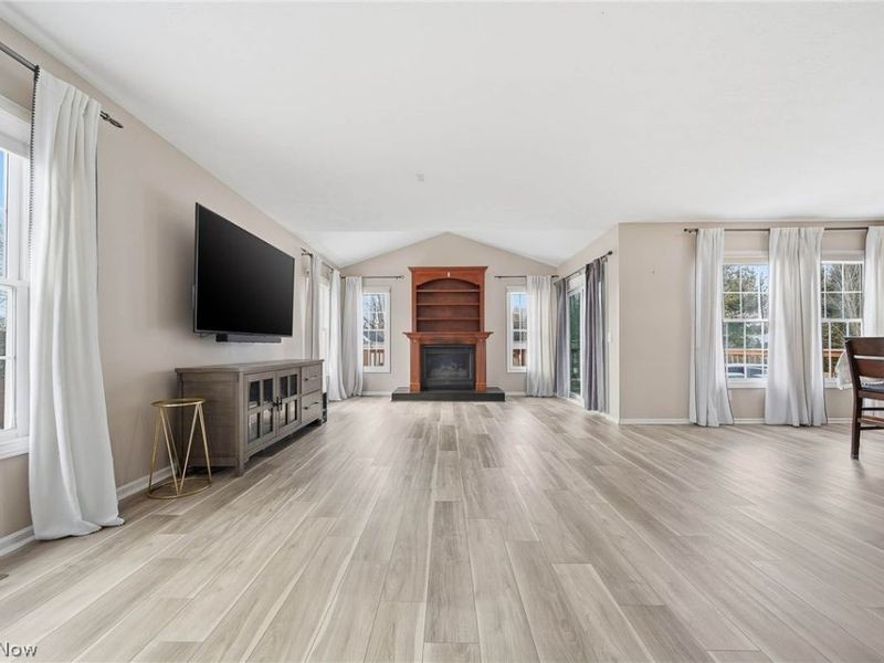 5609 Oakridge Drive, Louisville, OH 44641 Photo 5