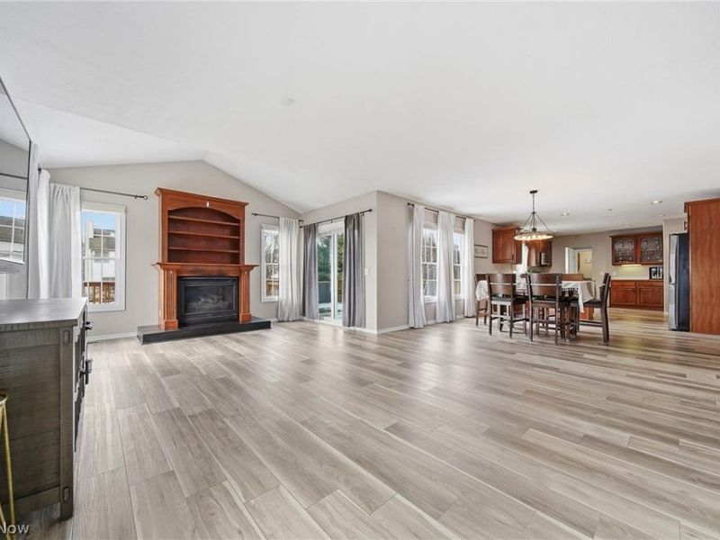 5609 Oakridge Drive, Louisville, OH 44641 Photo 6