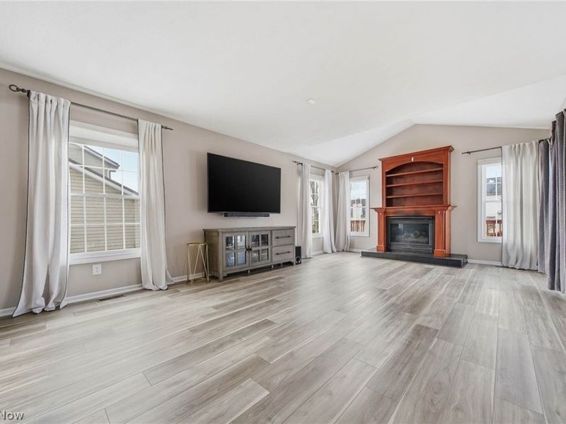 5609 Oakridge Drive, Louisville, OH 44641 Photo 7