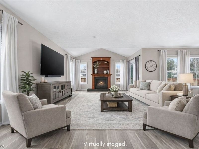 5609 Oakridge Drive, Louisville, OH 44641 Photo 8