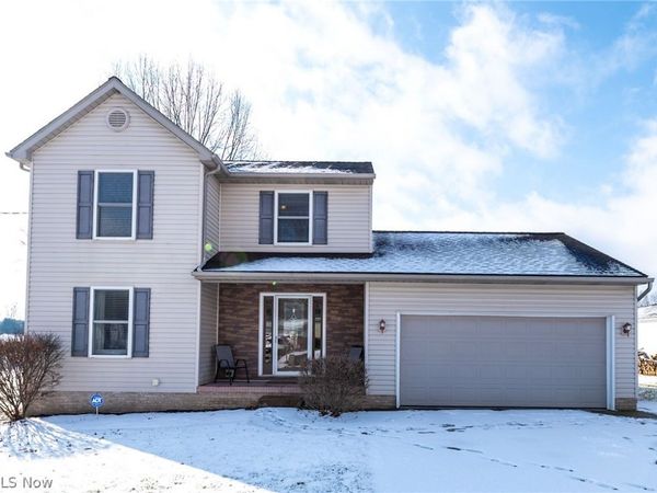 1860 Paradise Street SE, East Sparta, OH 44626