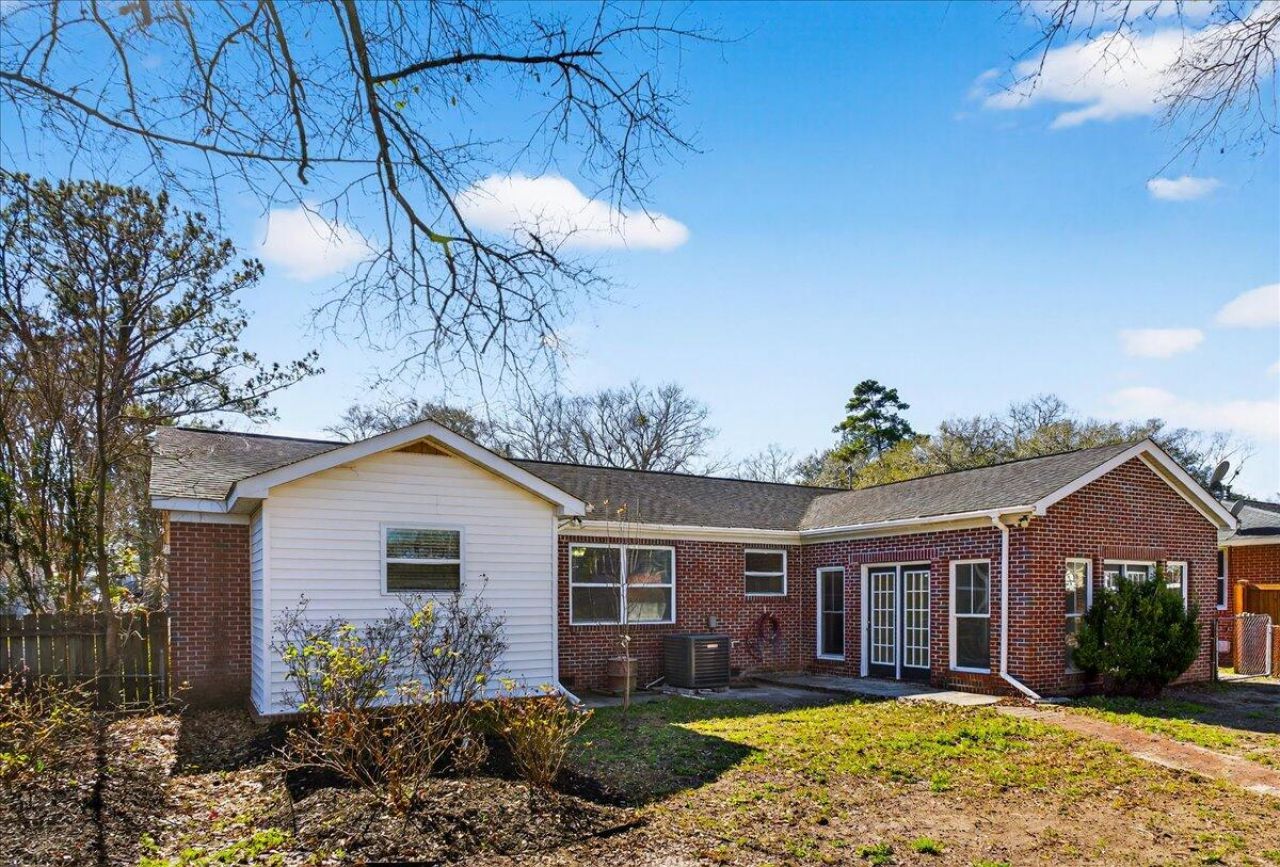 5810 Chaucer Drive Photo 20