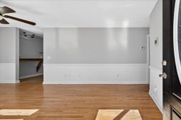 5810 Chaucer Drive photo 4