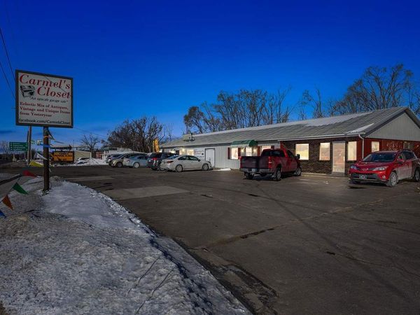 1054 W Madison St, Washington, IA 52353