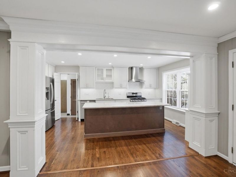 8677 Shagbark Drive, Sycamore Township, OH 45242 Photo 10