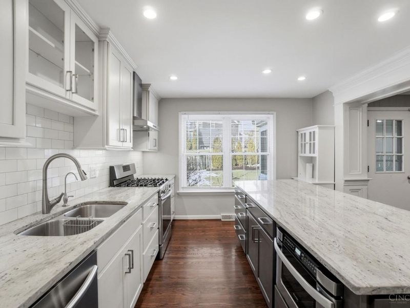 8677 Shagbark Drive, Sycamore Township, OH 45242 Photo 11