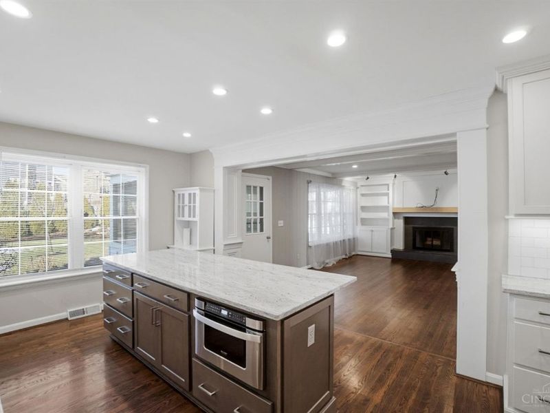 8677 Shagbark Drive, Sycamore Township, OH 45242 Photo 12