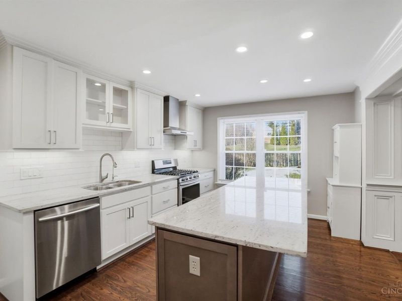 8677 Shagbark Drive, Sycamore Township, OH 45242 Photo 13