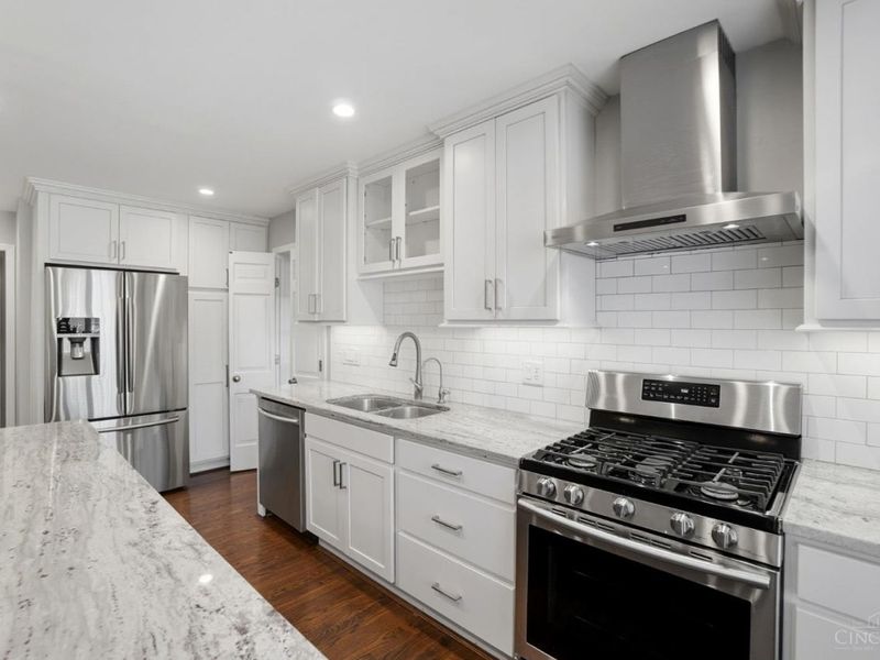 8677 Shagbark Drive, Sycamore Township, OH 45242 Photo 14