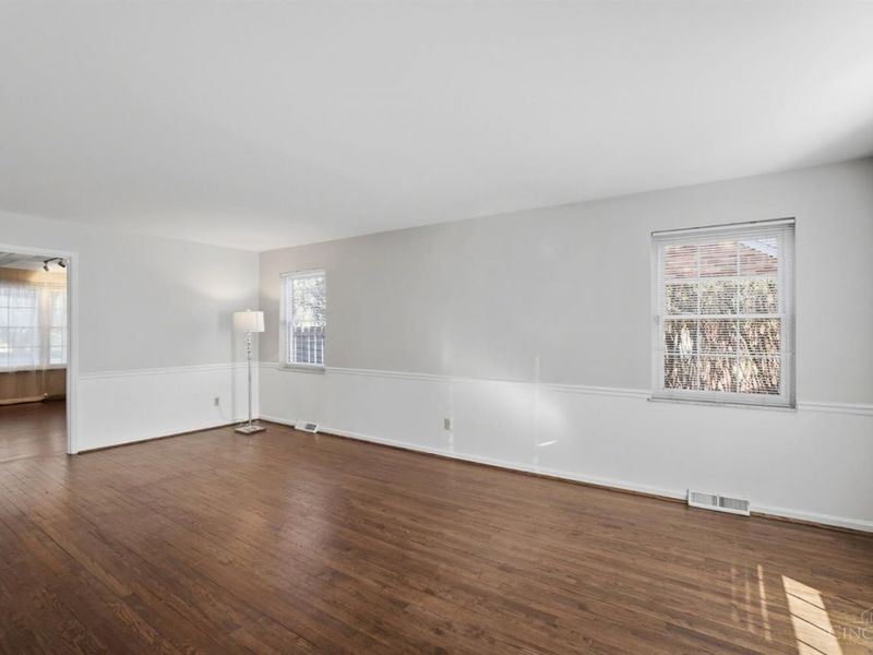 8677 Shagbark Drive, Sycamore Township, OH 45242 Photo 3