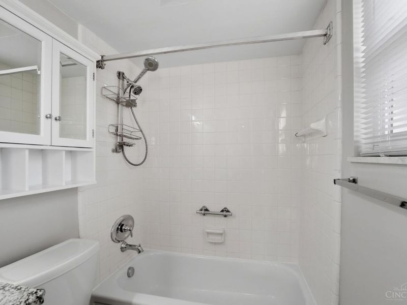 8677 Shagbark Drive, Sycamore Township, OH 45242 Photo 34