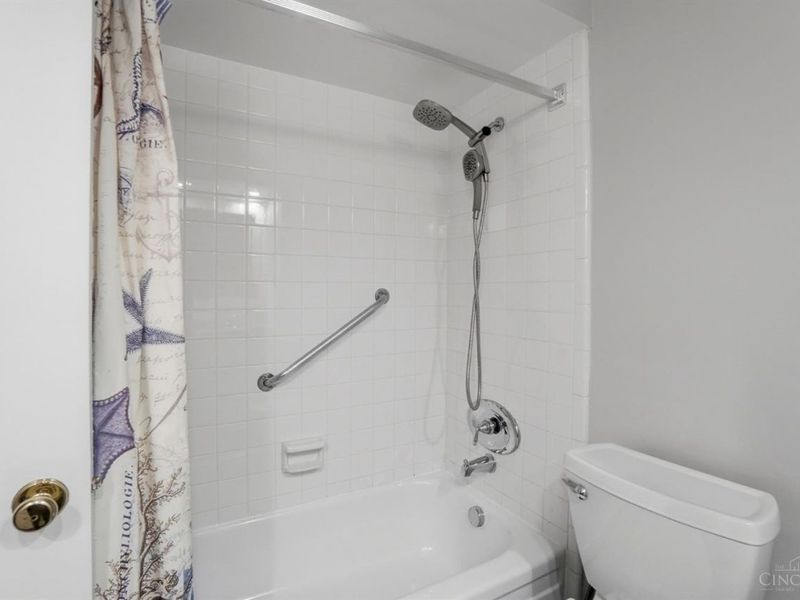 8677 Shagbark Drive, Sycamore Township, OH 45242 Photo 39