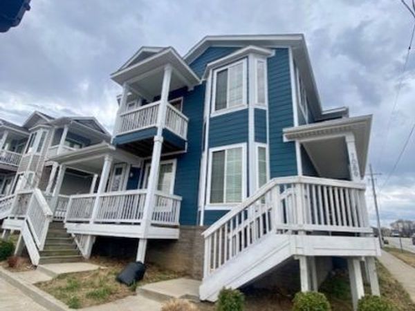 1089 N Leverett Avenue, Fayetteville, AR 72701