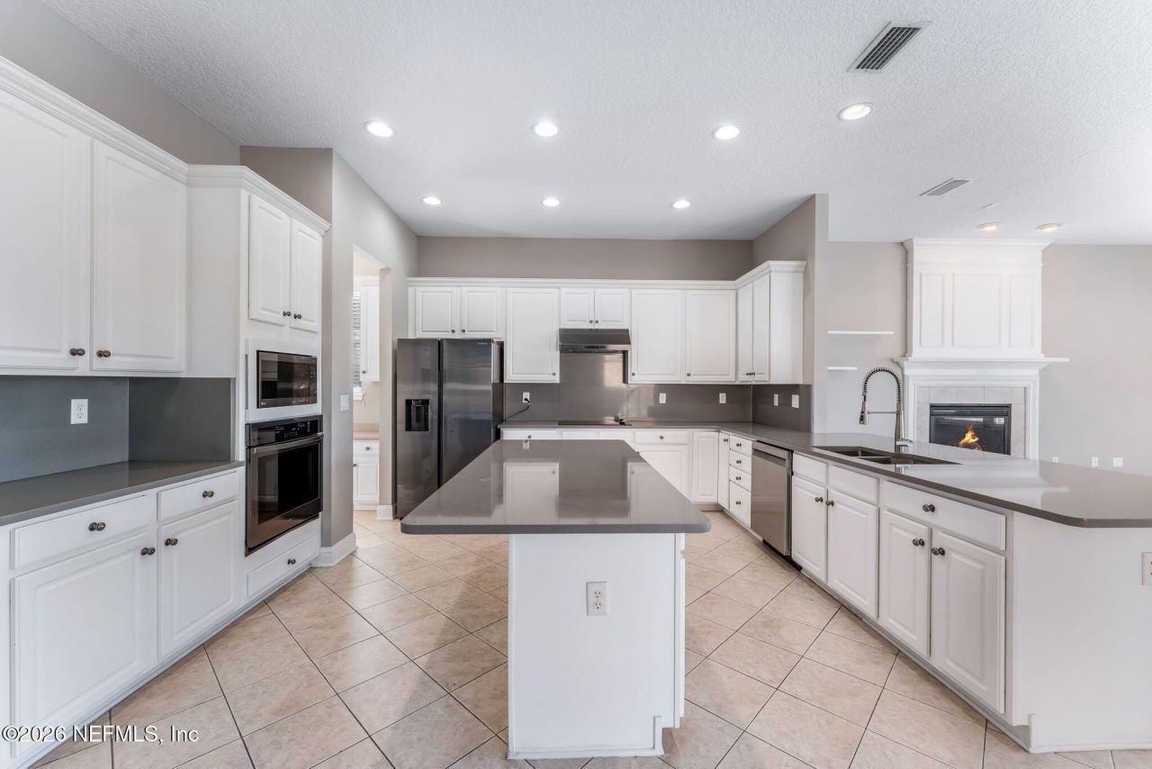 10036 Watermark Lane W, Jacksonville, FL 32256 Photo