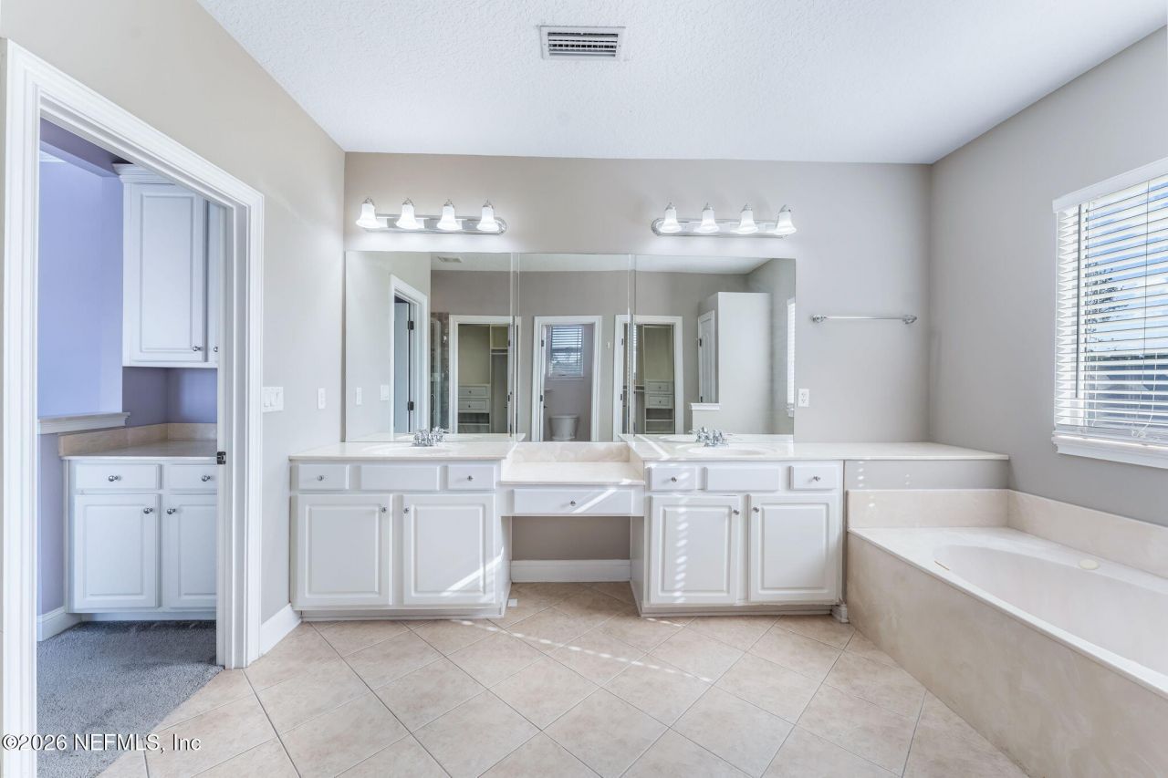 10036 Watermark Lane W, Jacksonville, FL 32256 Photo