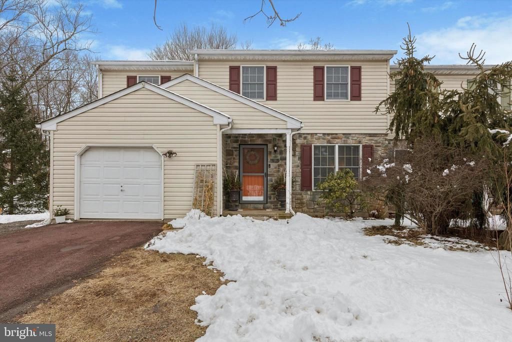 3083 Main Street, Green Lane, PA 18054 Main Photo