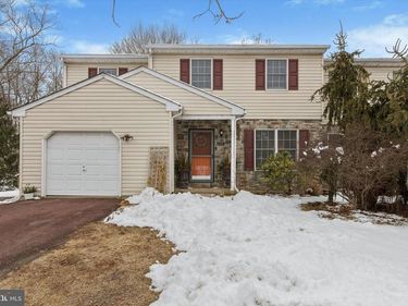 3083 MAIN STREET, GREEN LANE, PA 18054