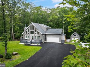 4130 MILL CREEK DRIVE, CRESCO, PA 18326