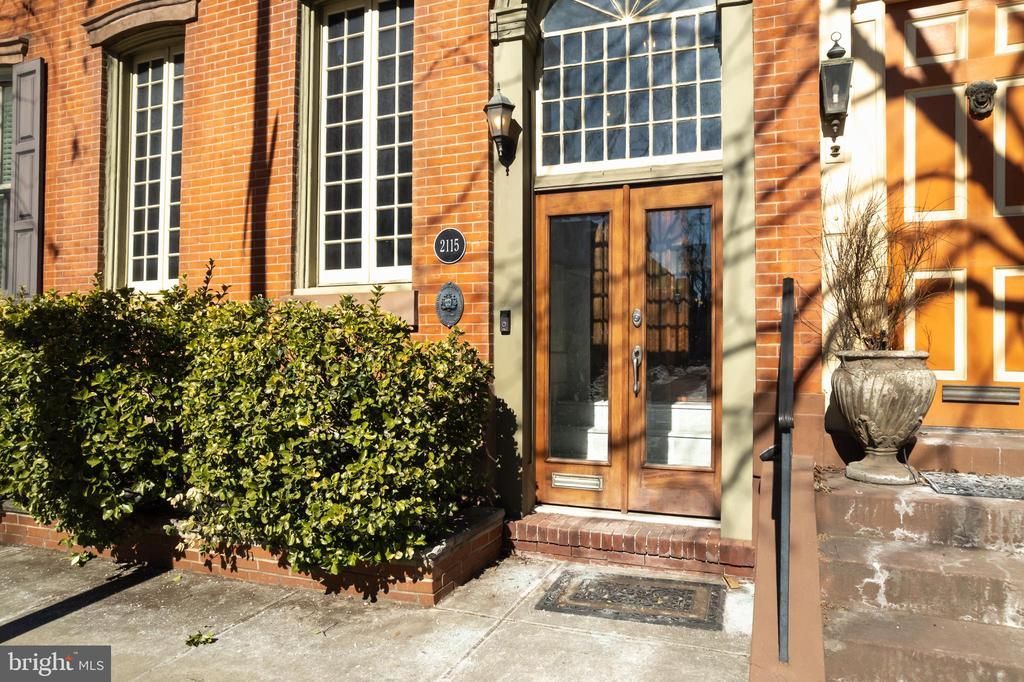 2115 Pine Street, Philadelphia, PA 19103 Main Photo