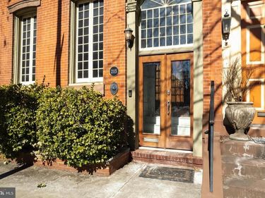 2115 PINE STREET, PHILADELPHIA, PA 19103