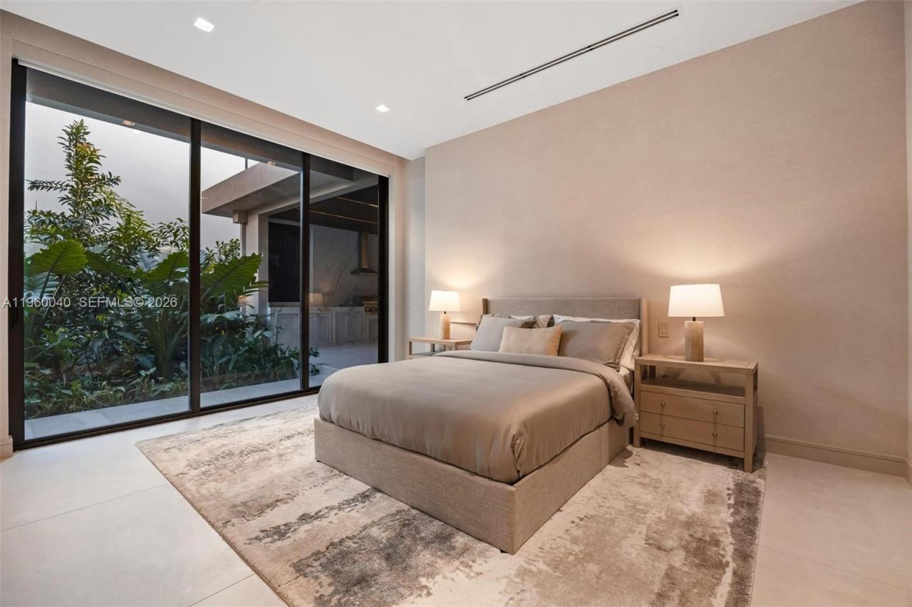 723 NE 77th St , Miami, FL 33138 Photo