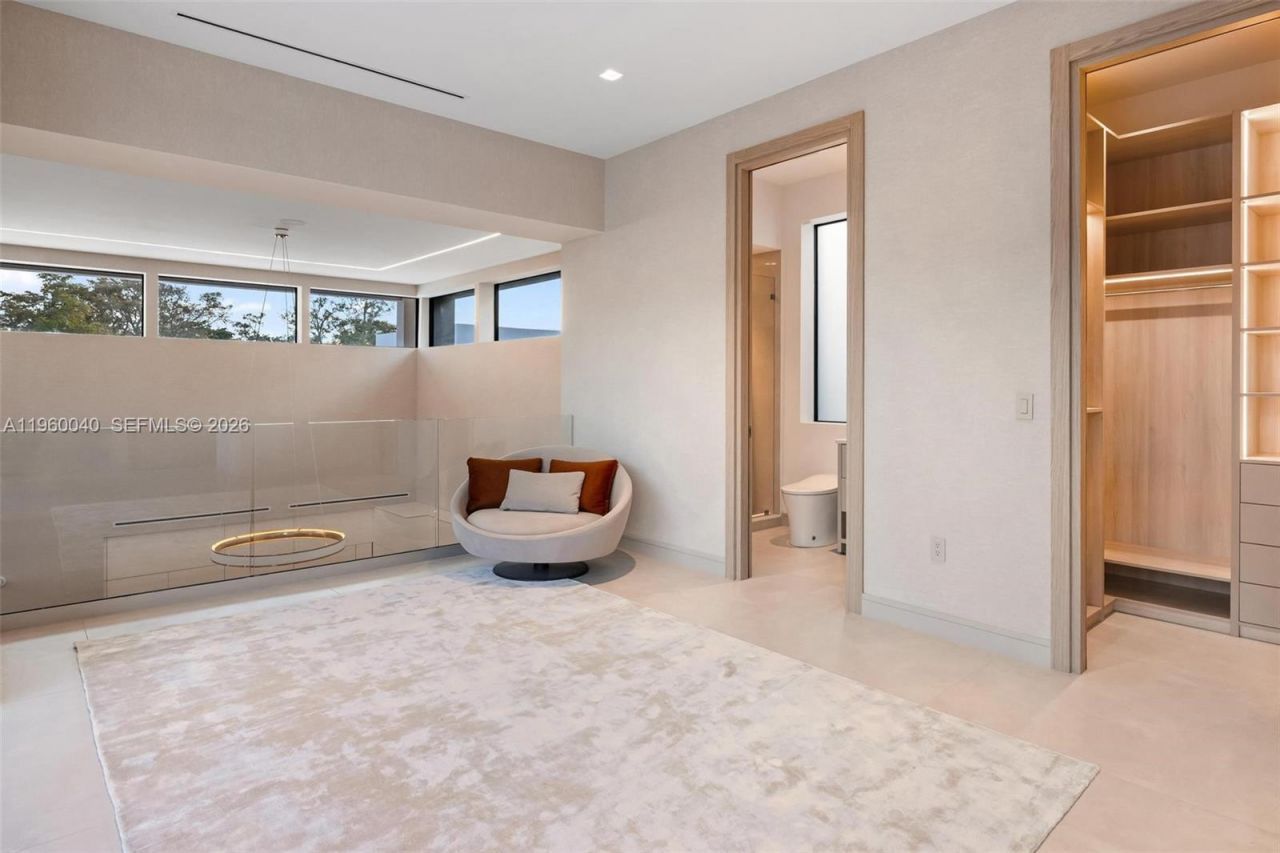 723 NE 77th St , Miami, FL 33138 Photo