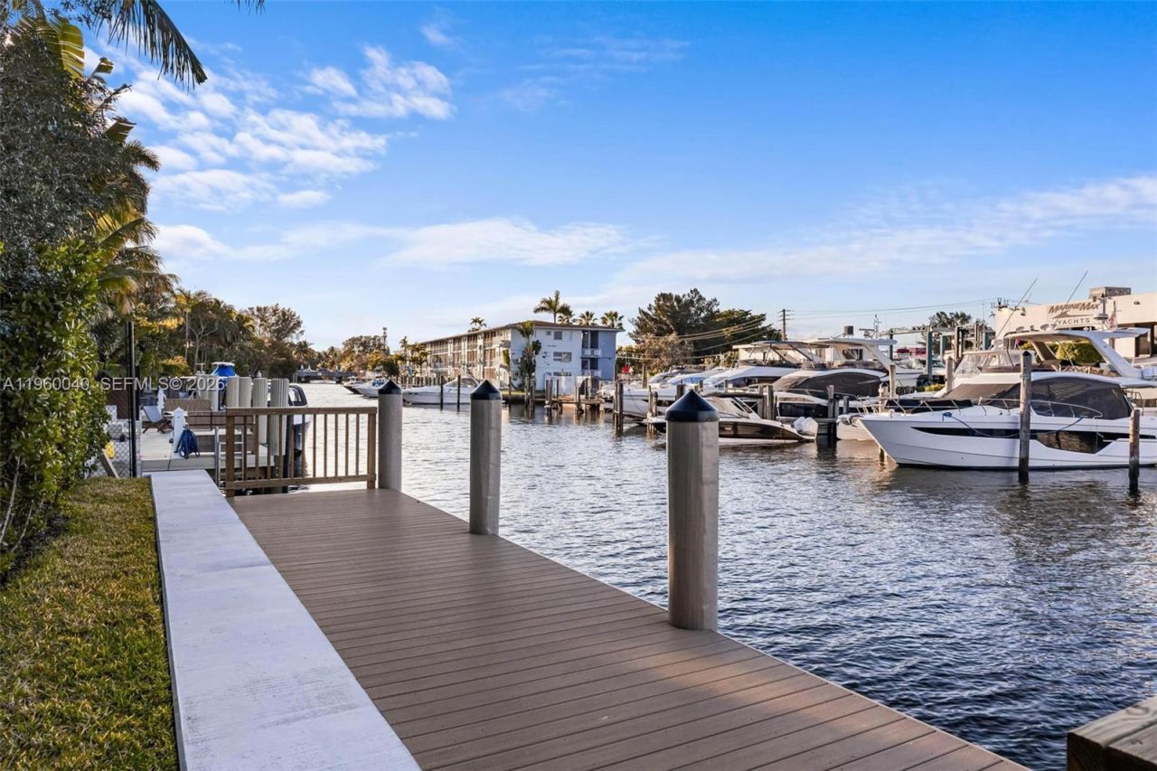 723 NE 77th St , Miami, FL 33138 Photo