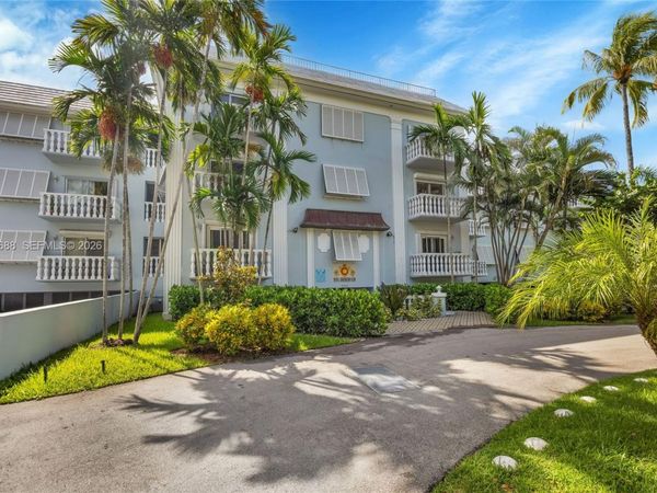 1150 Madruga Ave, Unit B301, Coral Gables, FL 33146