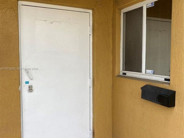 2431 W 80th St, Unit 5-C, Hialeah, FL 33016