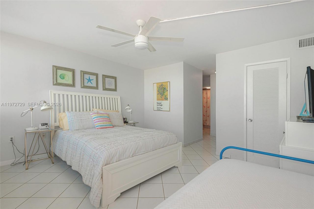 7135 Collins Ave , Unit 834, Miami Beach, FL 33141 Photo