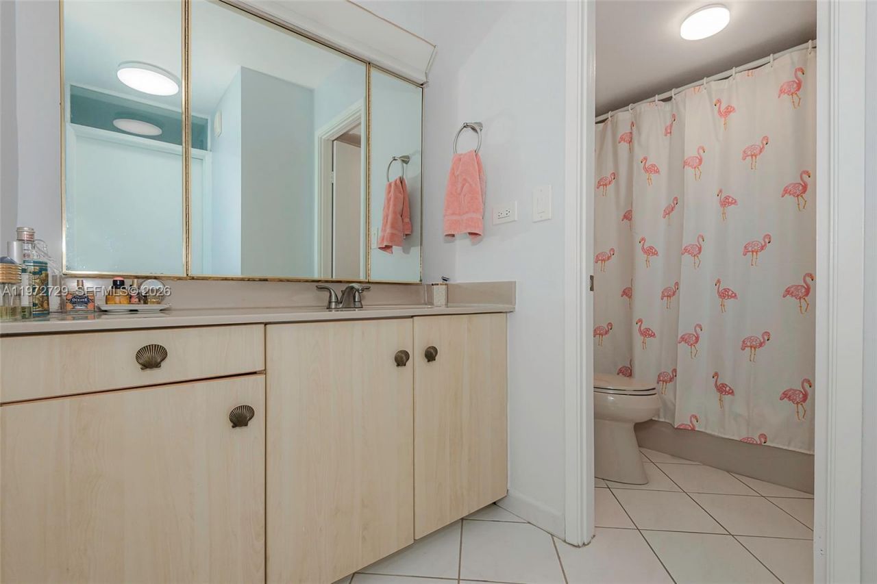 7135 Collins Ave , Unit 834, Miami Beach, FL 33141 Photo