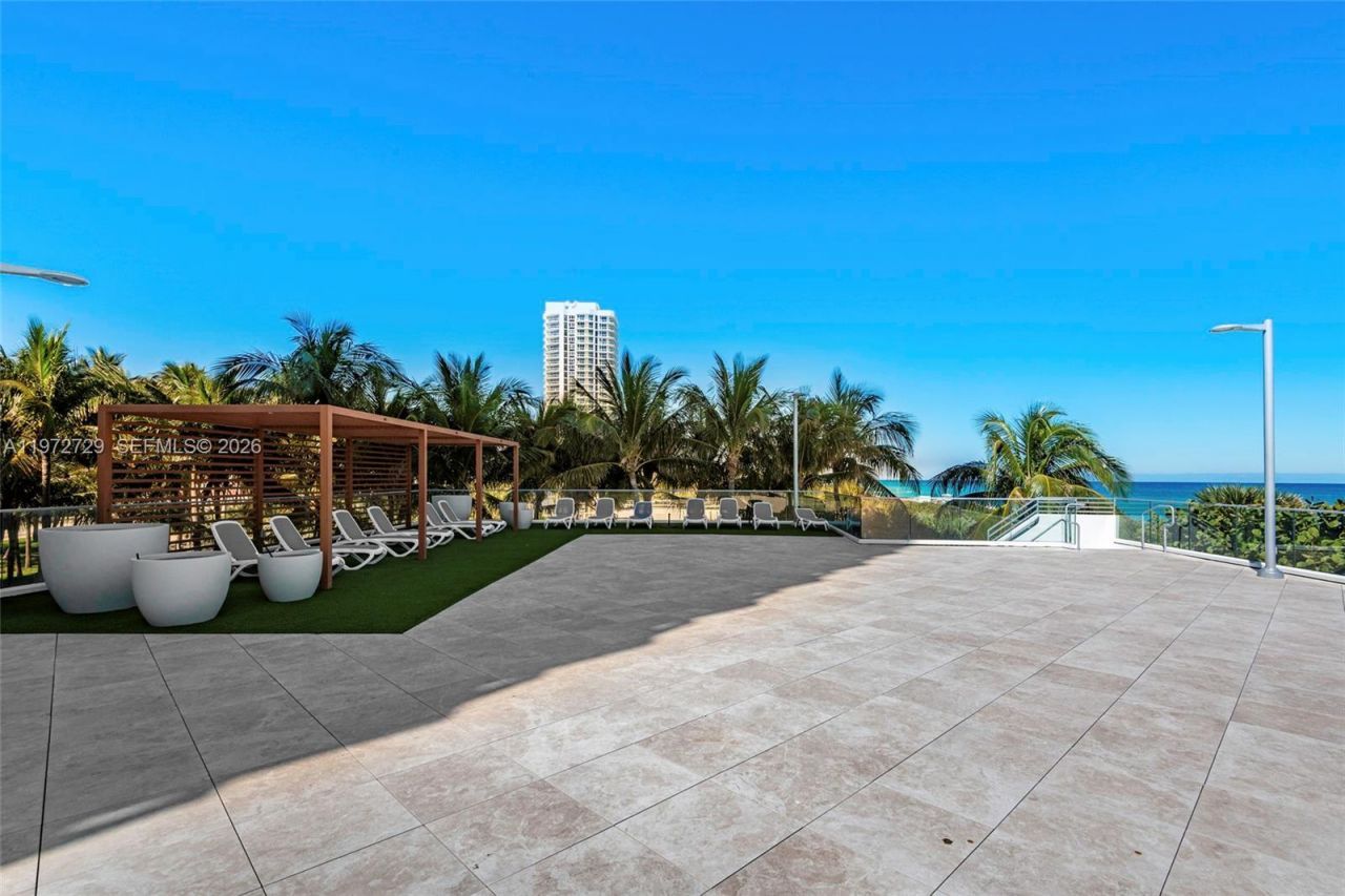 7135 Collins Ave , Unit 834, Miami Beach, FL 33141 Photo