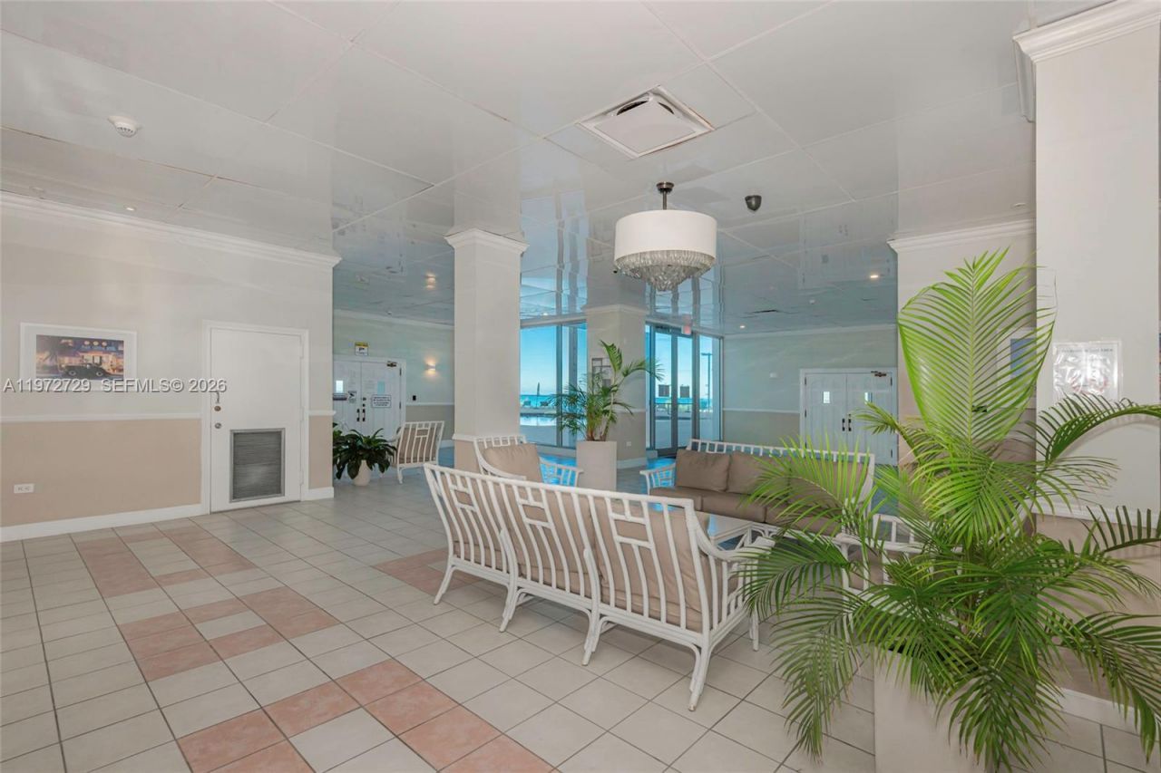 7135 Collins Ave , Unit 834, Miami Beach, FL 33141 Photo