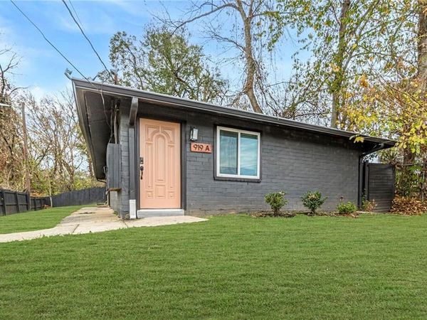 919 HOBSON Street SW, Atlanta, GA 30310