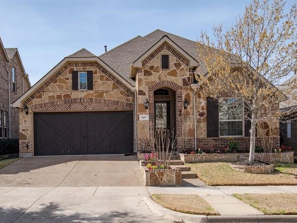 627 Bridgewater Street, Euless, TX 76039
