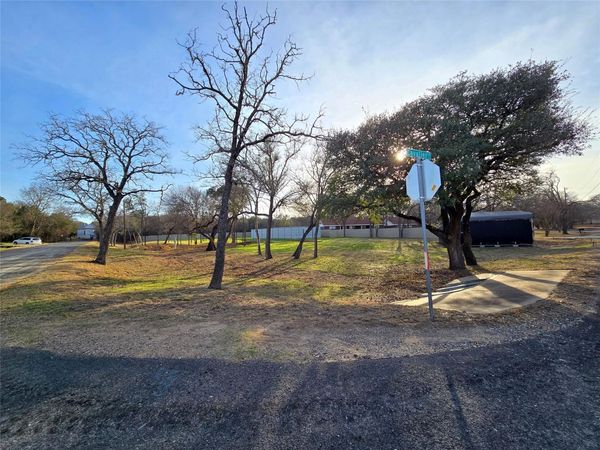 208 Cavalier LN, Liberty Hill, TX 78642