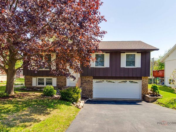 14 Wander Way, Lake In The Hills, IL 60156