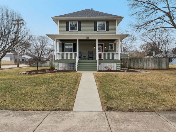 933 Elm Street, St. Charles, IL 60174