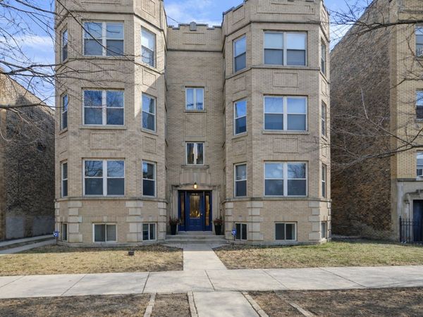 4250 N Mozart Street, Unit 2N, Chicago, IL 60618