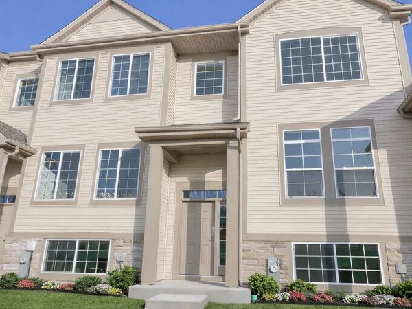 245 Regency Court, Unit B, Wauconda, IL 60084