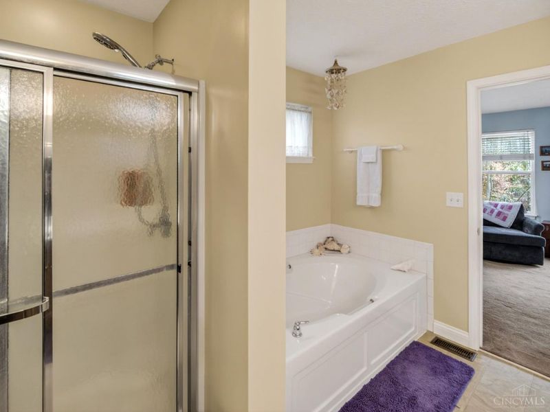 2018 Saint Nicholas Court, Batavia Twp, OH 45102 Photo 12