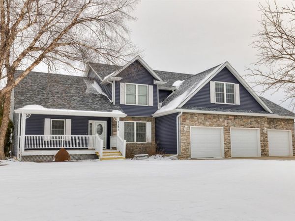 2237 SE 68th Street, Pleasant Hill, IA 50327