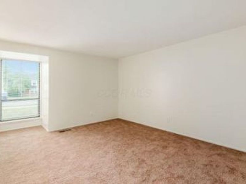 4692 Charecote Lane , Unit E, Columbus, OH 43220 Photo 17