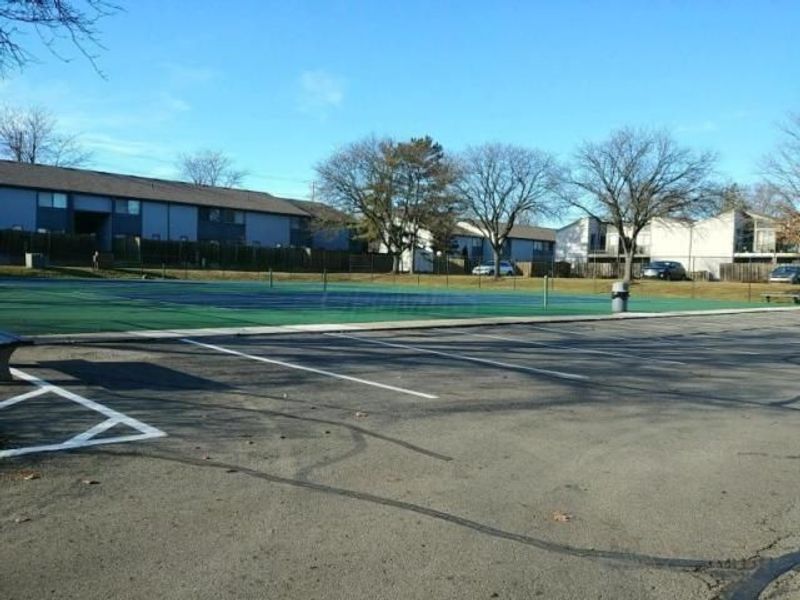 4692 Charecote Lane , Unit E, Columbus, OH 43220 Photo 22