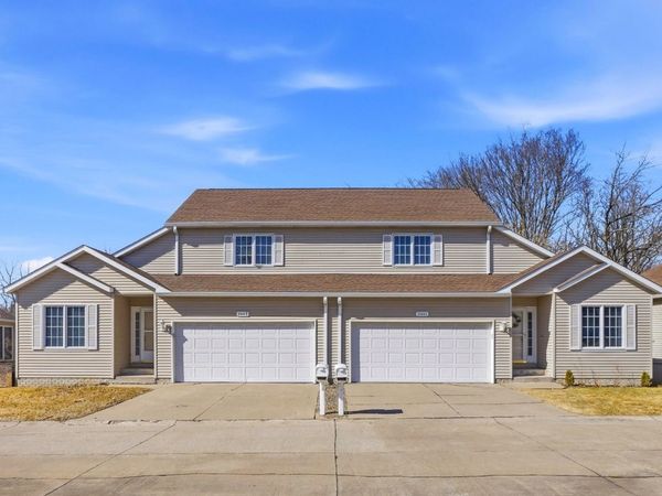 2441 LONGHURST COURT, Muscatine, IA 52761