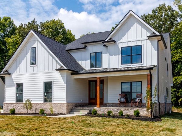 1073 Gratton Rd, Clarksville, TN 37043